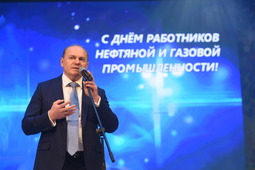 Генеральный директор ООО "Газпром трансгаз Югорск" Петр Созонов на торжественном собрании